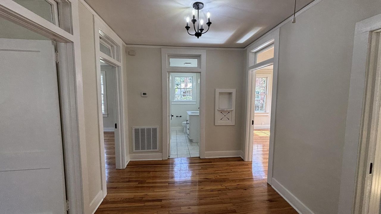 1697 Broughton Street Photo 15