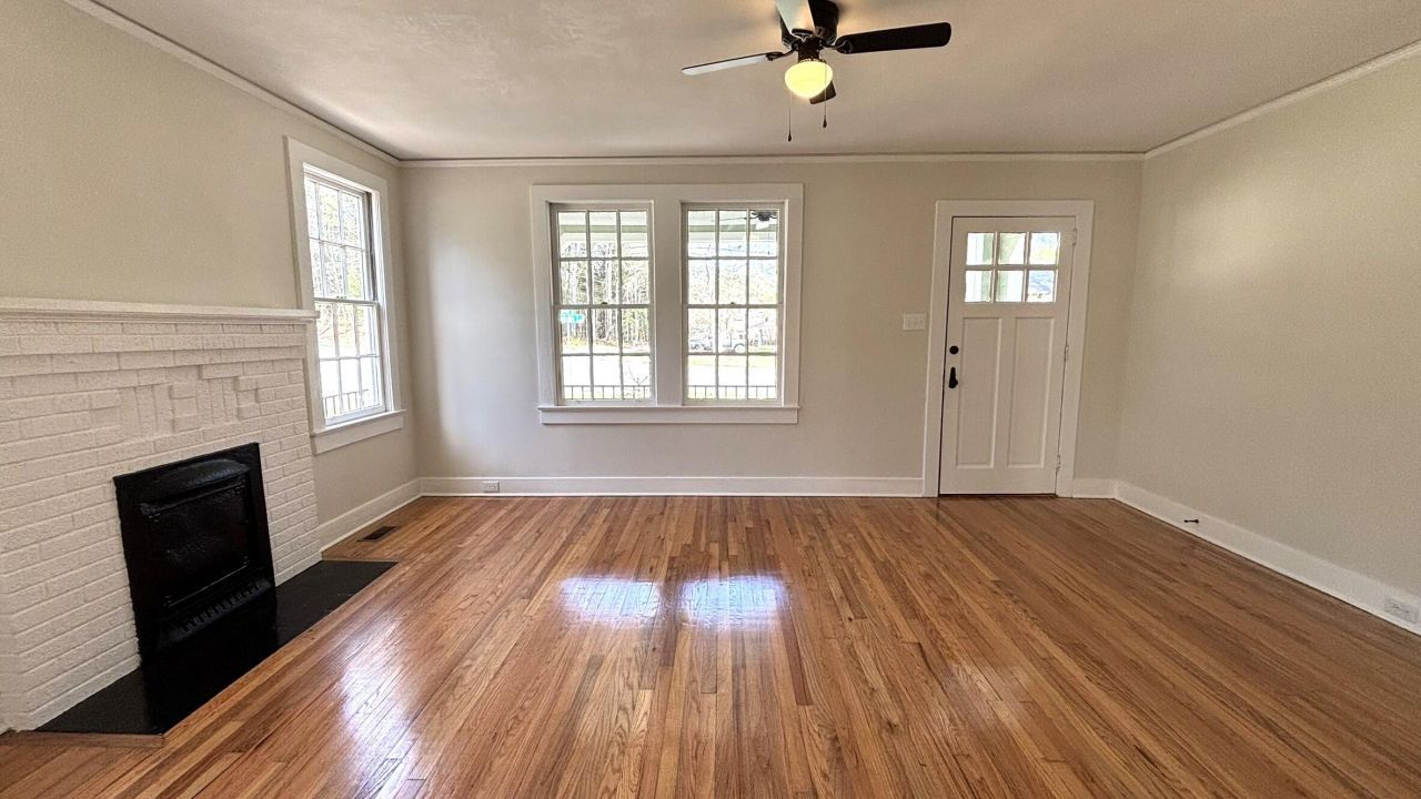 1697 Broughton Street Photo 4