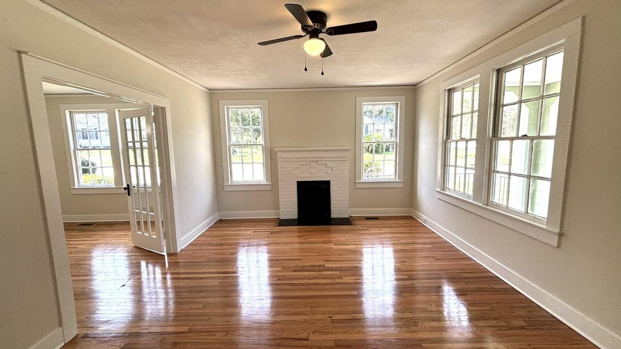 1697 Broughton Street Photo 5