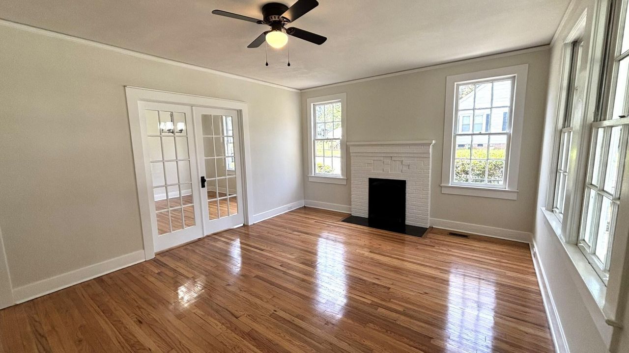 1697 Broughton Street Photo 7