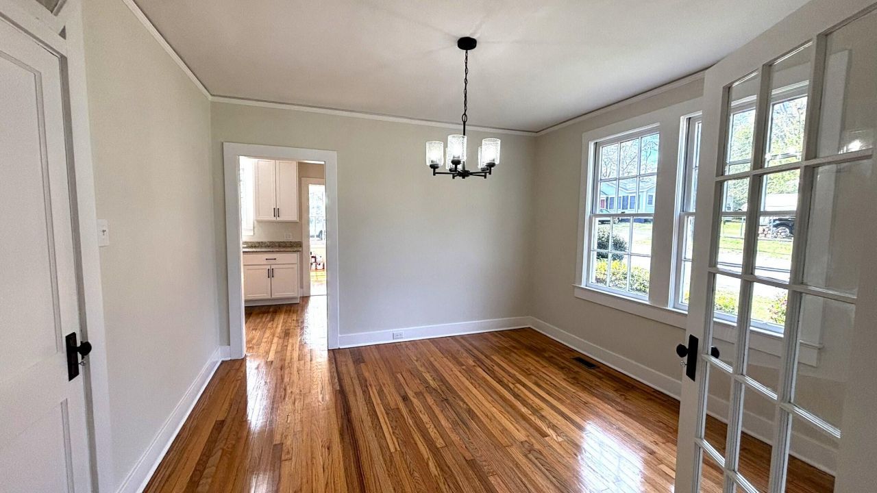 1697 Broughton Street Photo 8