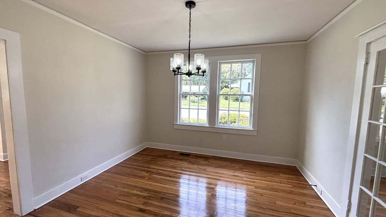 1697 Broughton Street Photo 9