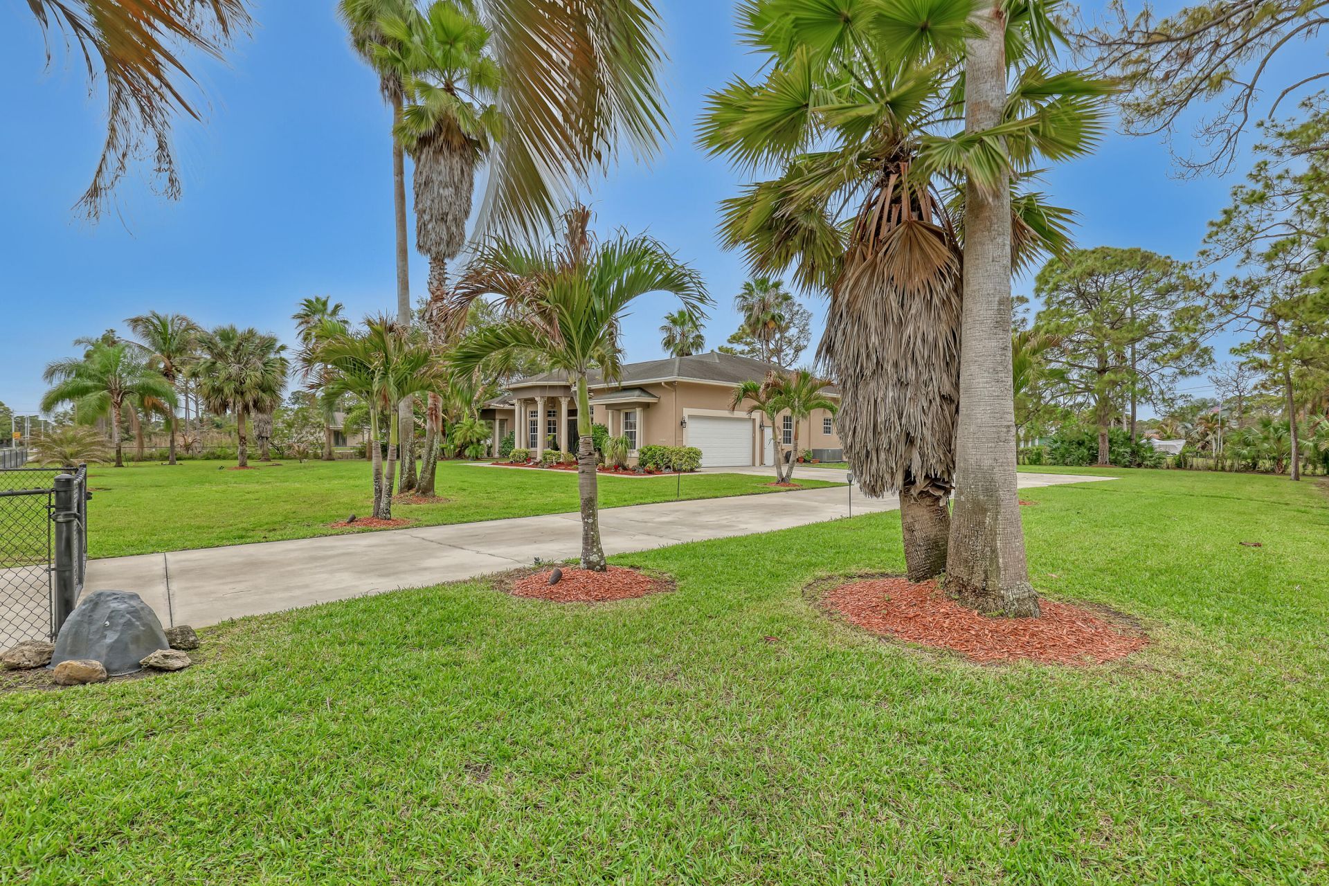 14042 88th Place N, The Acreage, FL 33470 Photo