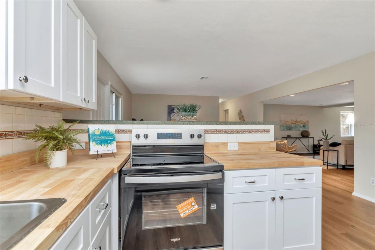 7420 Dr Martin Luther King Jr Street N, Saint Petersburg, FL 33702 Photo