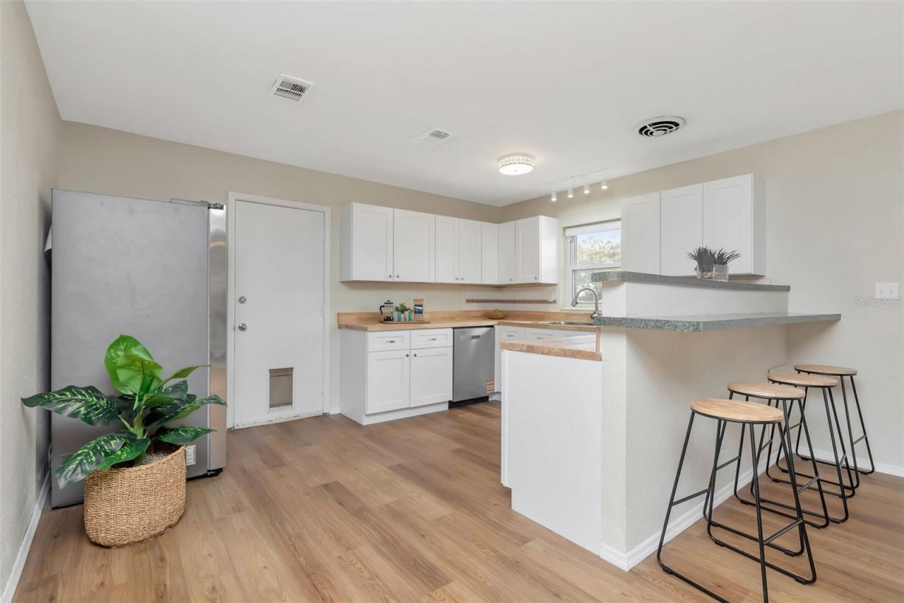 7420 Dr Martin Luther King Jr Street N, Saint Petersburg, FL 33702 Photo