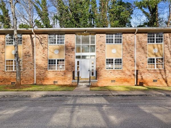 1620 Line Circle, Decatur, GA 30032