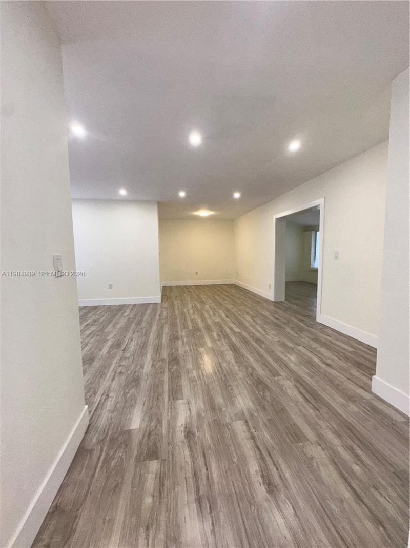 2400 NW 15th St, Miami, FL 33125 Photo