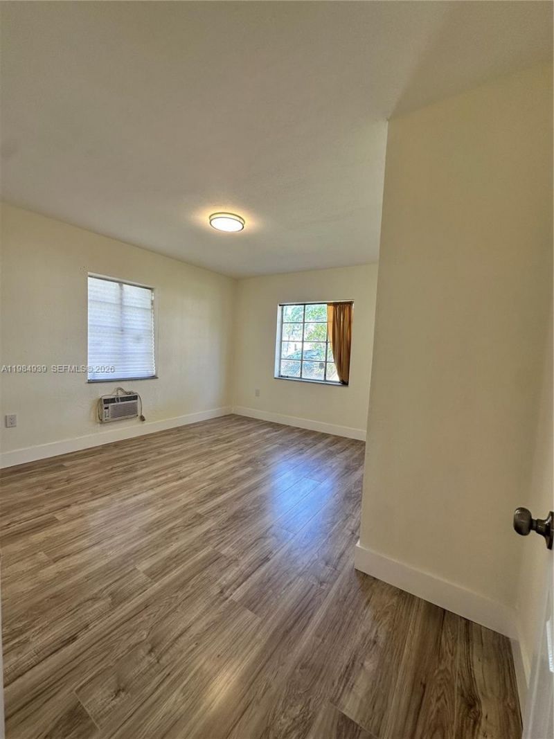 2400 NW 15th St, Miami, FL 33125 Photo