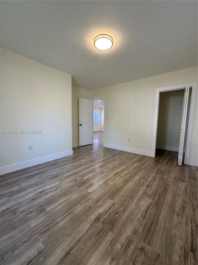 2400 NW 15th St, Miami, FL 33125 Photo