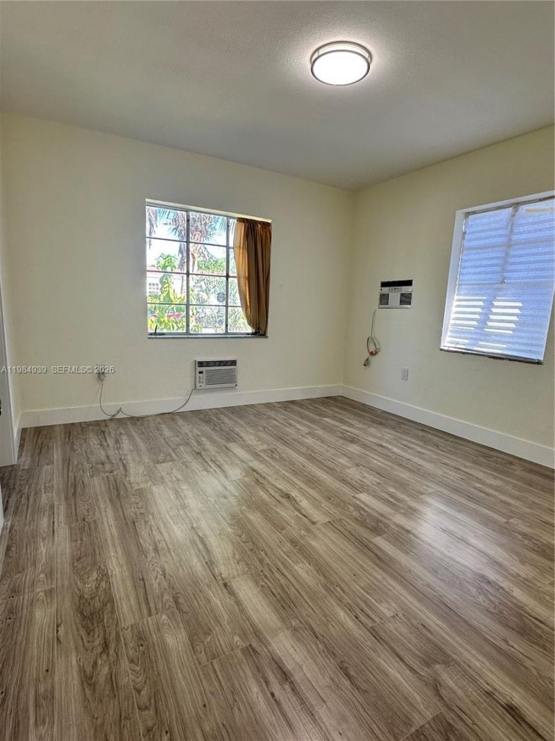 2400 NW 15th St, Miami, FL 33125 Photo