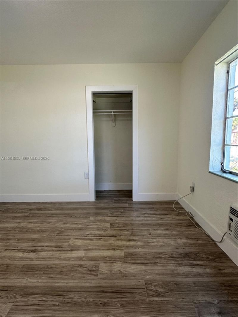 2400 NW 15th St, Miami, FL 33125 Photo