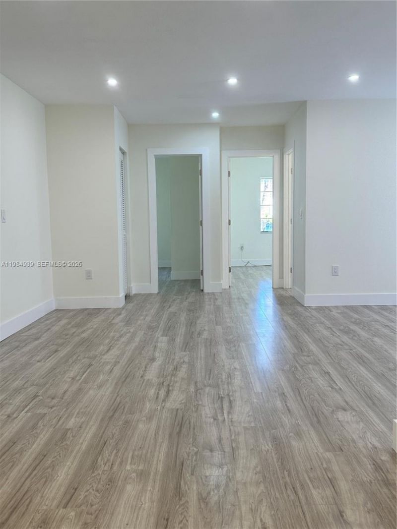 2400 NW 15th St, Miami, FL 33125 Photo