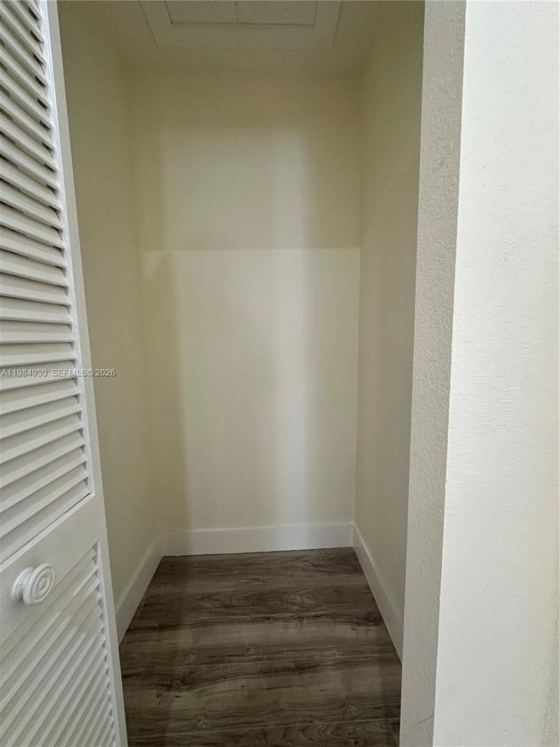 2400 NW 15th St, Miami, FL 33125 Photo