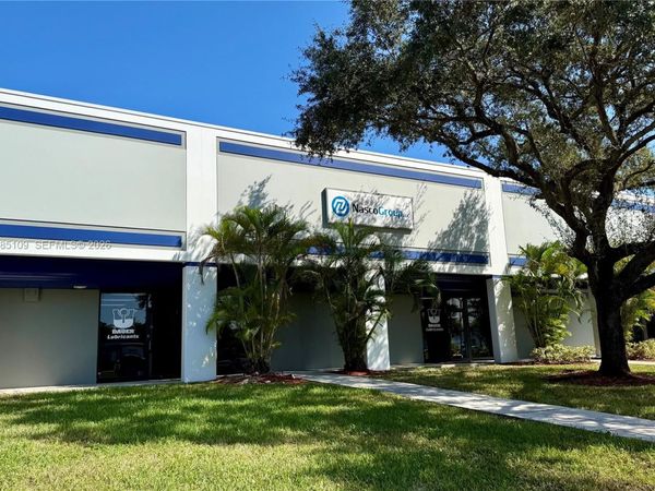 11801 NW 100th Rd , Unit 8, Medley, FL 33178