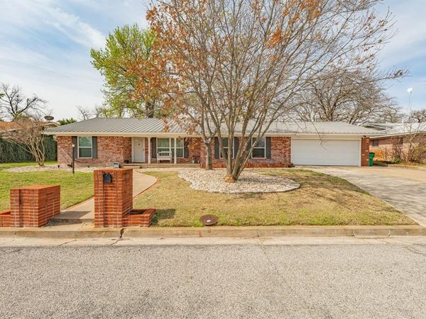 1380 N Rose Drive, Stephenville, TX 76401