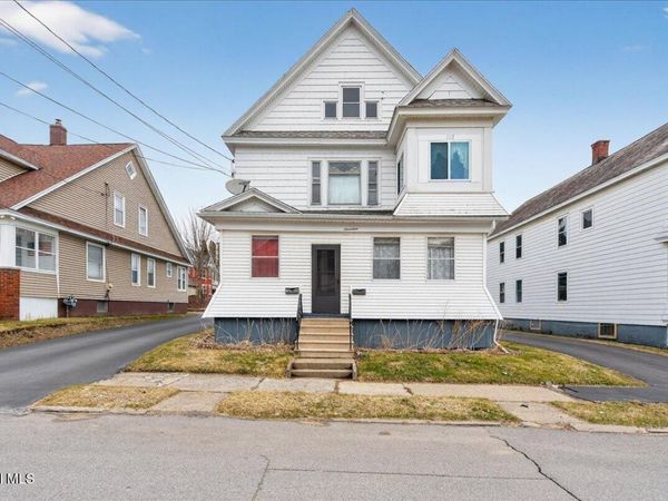 17 Hawk Street, Amsterdam, NY 12010