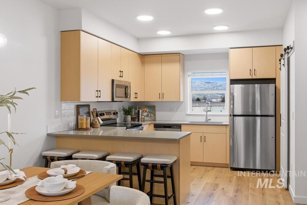 7433 W Swain Lane, Garden City, ID 83714 Main Photo