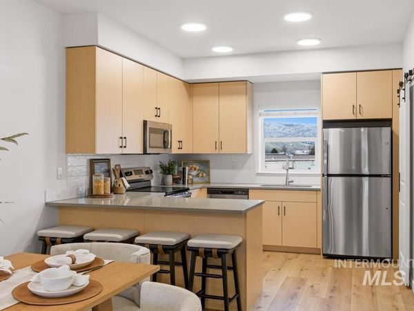 7433 W Swain Lane, Garden City, ID 83714