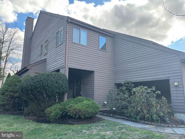 8 REBECCA COURT, EWING, NJ 08628