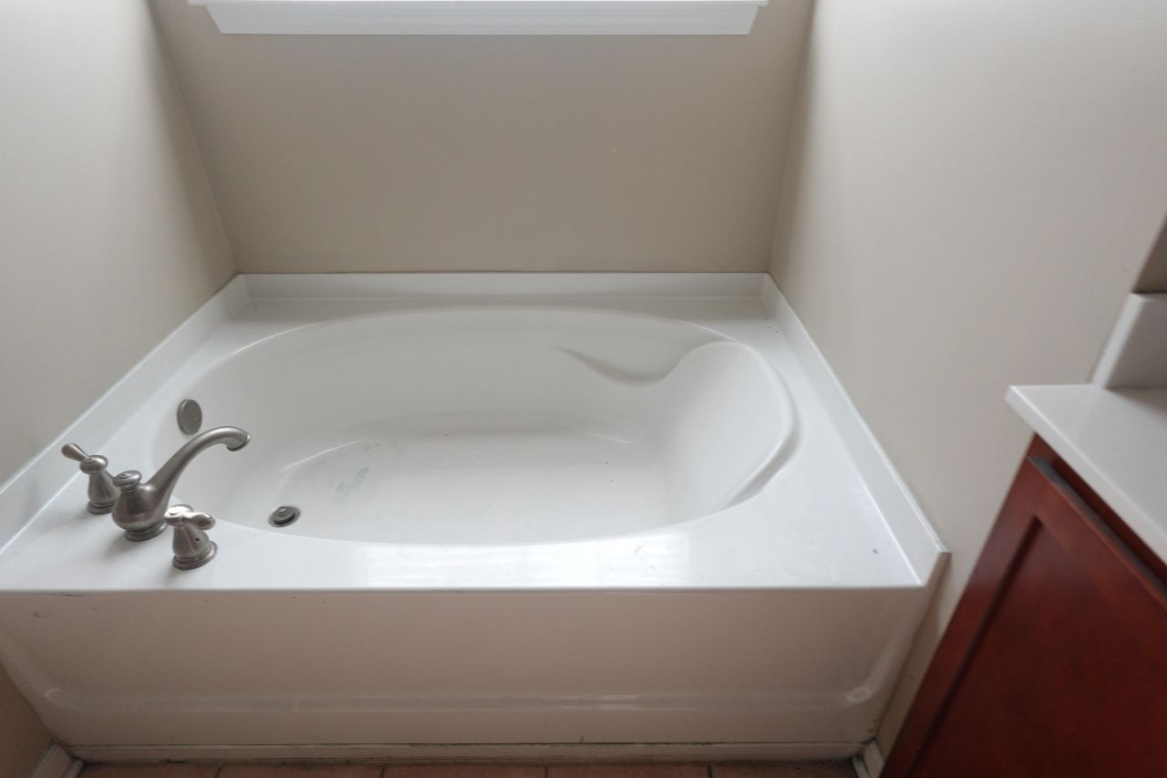 213 Medford Drive Photo 11