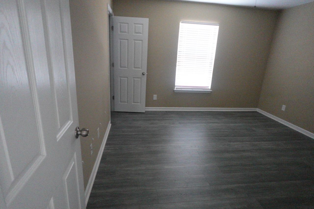 213 Medford Drive Photo 14