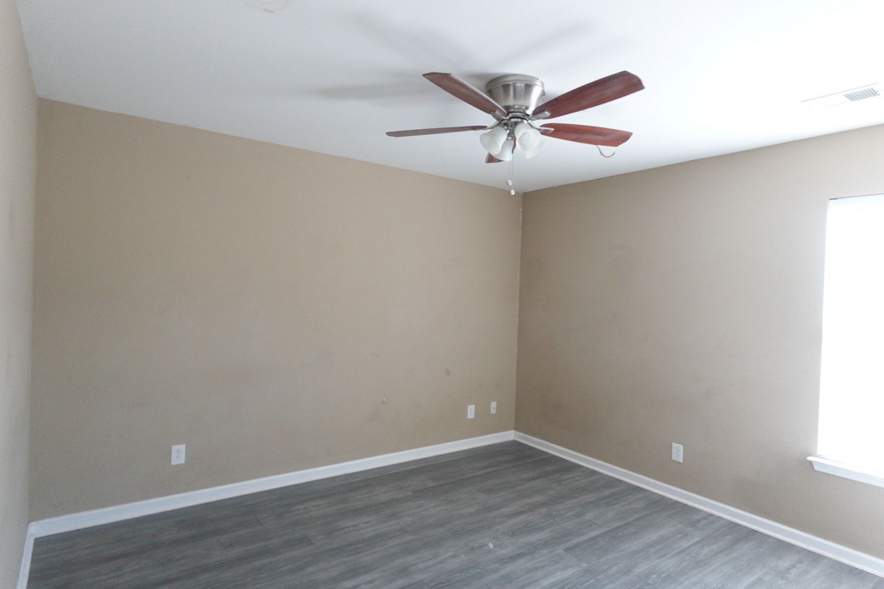 213 Medford Drive Photo 15