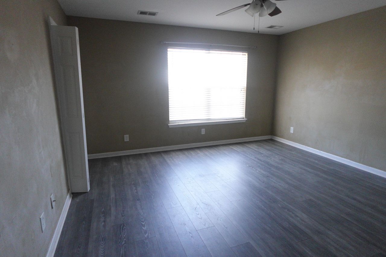 213 Medford Drive Photo 17