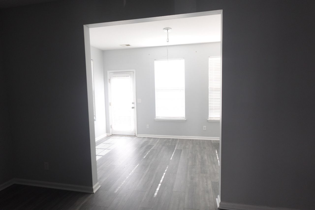 213 Medford Drive Photo 6