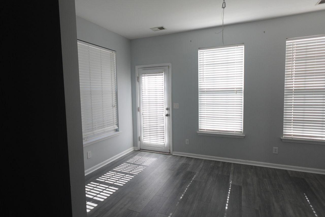 213 Medford Drive Photo 7