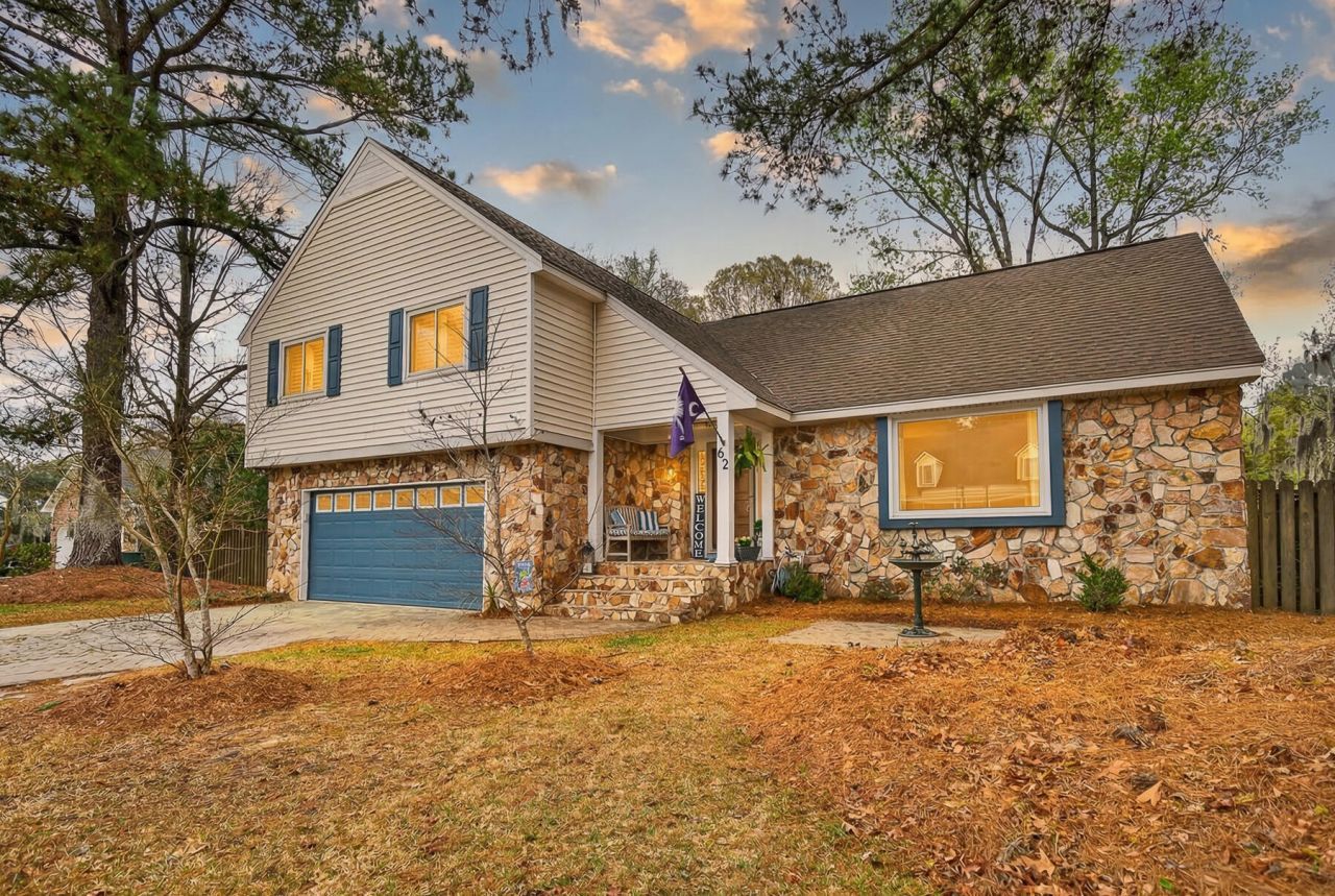 62 Sorento Boulevard Photo 2