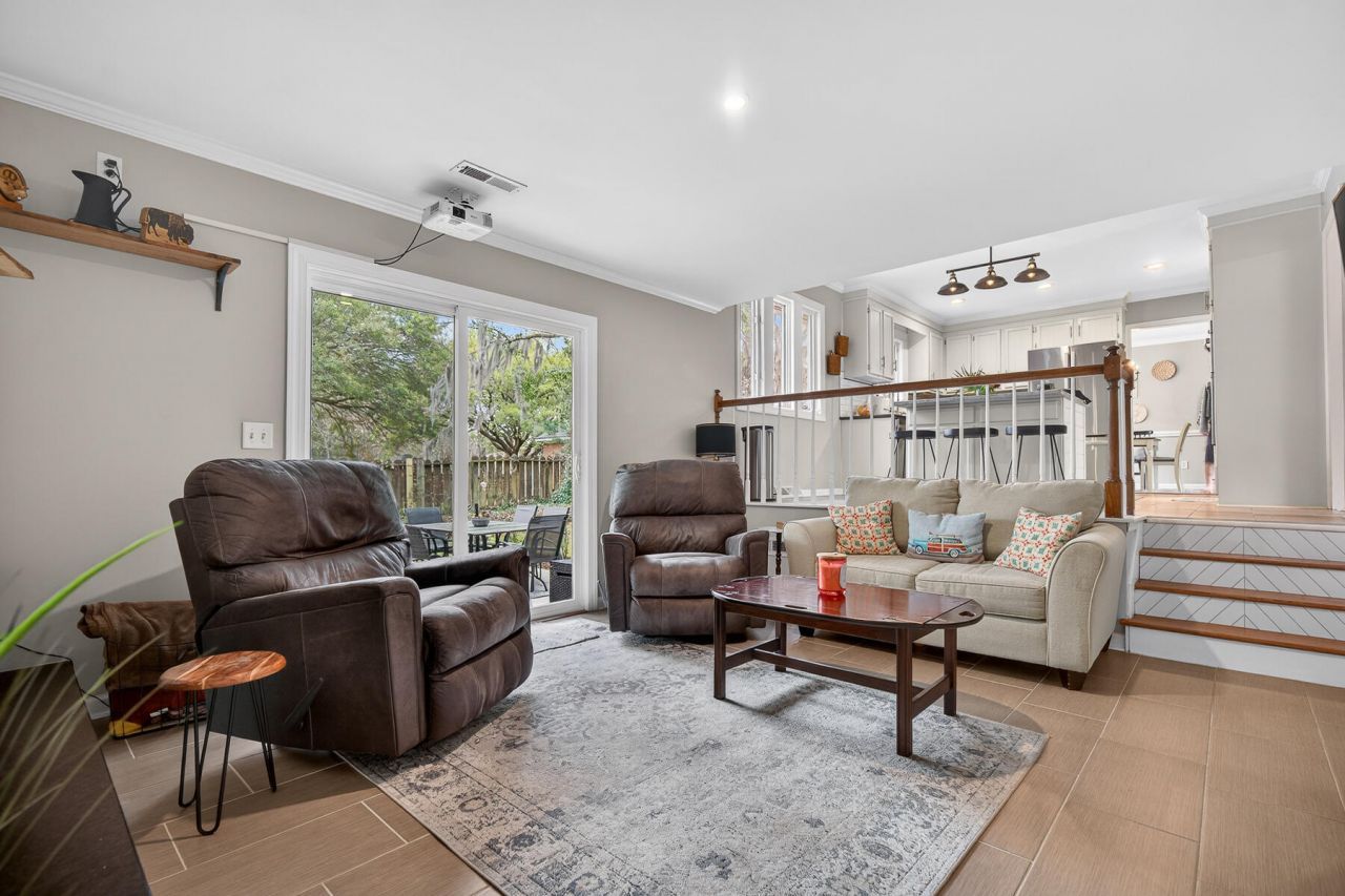 62 Sorento Boulevard Photo 24