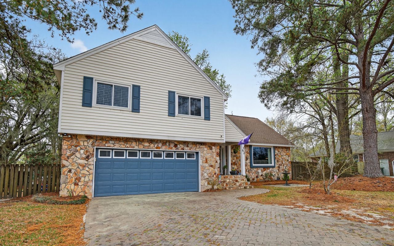 62 Sorento Boulevard Photo 3