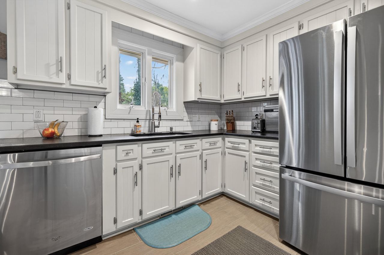 62 Sorento Boulevard Photo 32