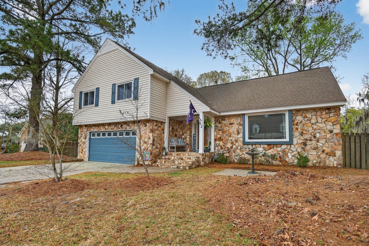 62 Sorento Boulevard Photo 6