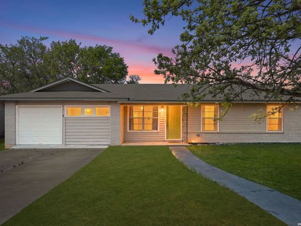 5119 Arrowhead Dr, San Antonio, TX 78228