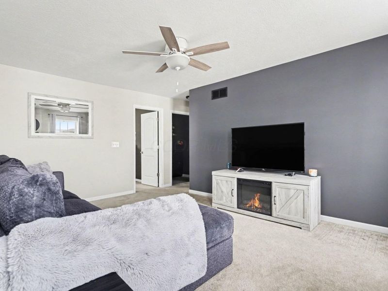 240 Glemsbury Drive, Delaware, OH 43015 Photo 8