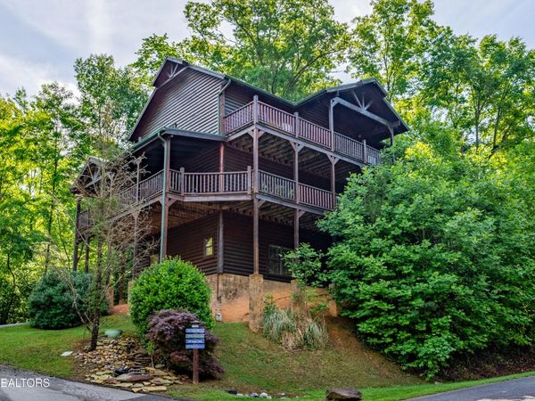 1820 Elk Springs Way, Gatlinburg, TN 37738