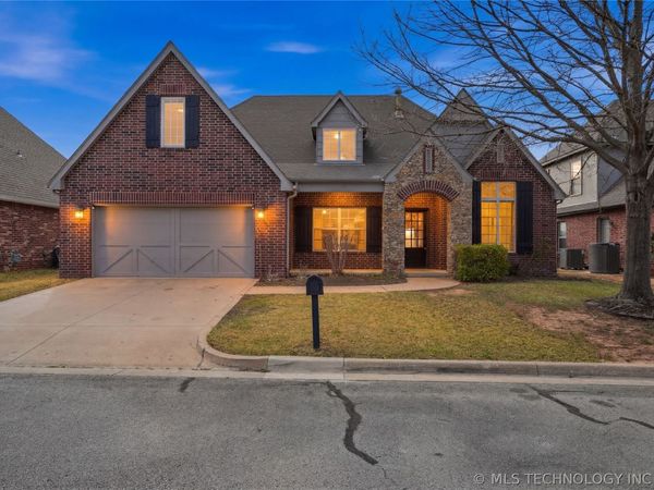 9402 S 73rd East Avenue , Tulsa, OK 74133