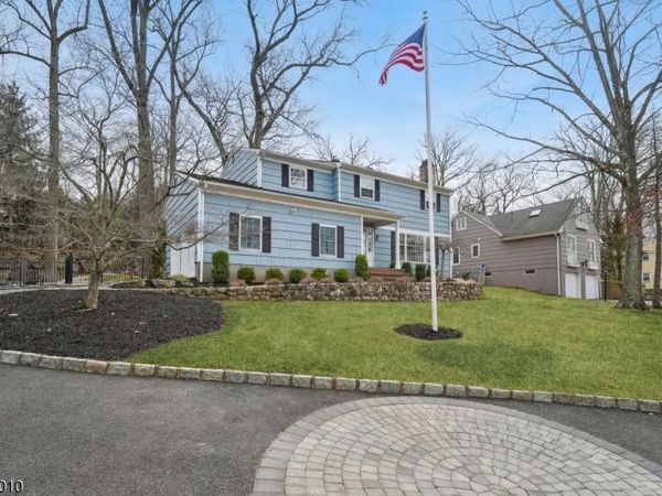 209 E Cedar St, Livingston, NJ 07039