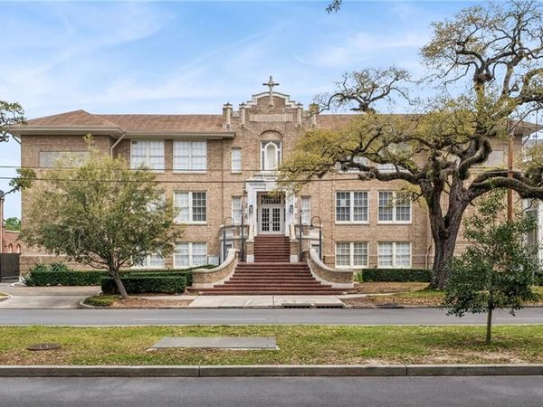 1215 LOUISIANA Avenue, Unit 201, New Orleans, LA 70115