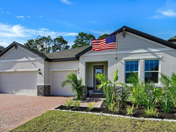 2121 Divot Drive, Daytona Beach, FL 32124