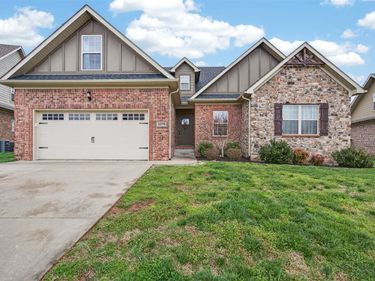 3076 Equestrian Court , Bowling Green, KY 42104