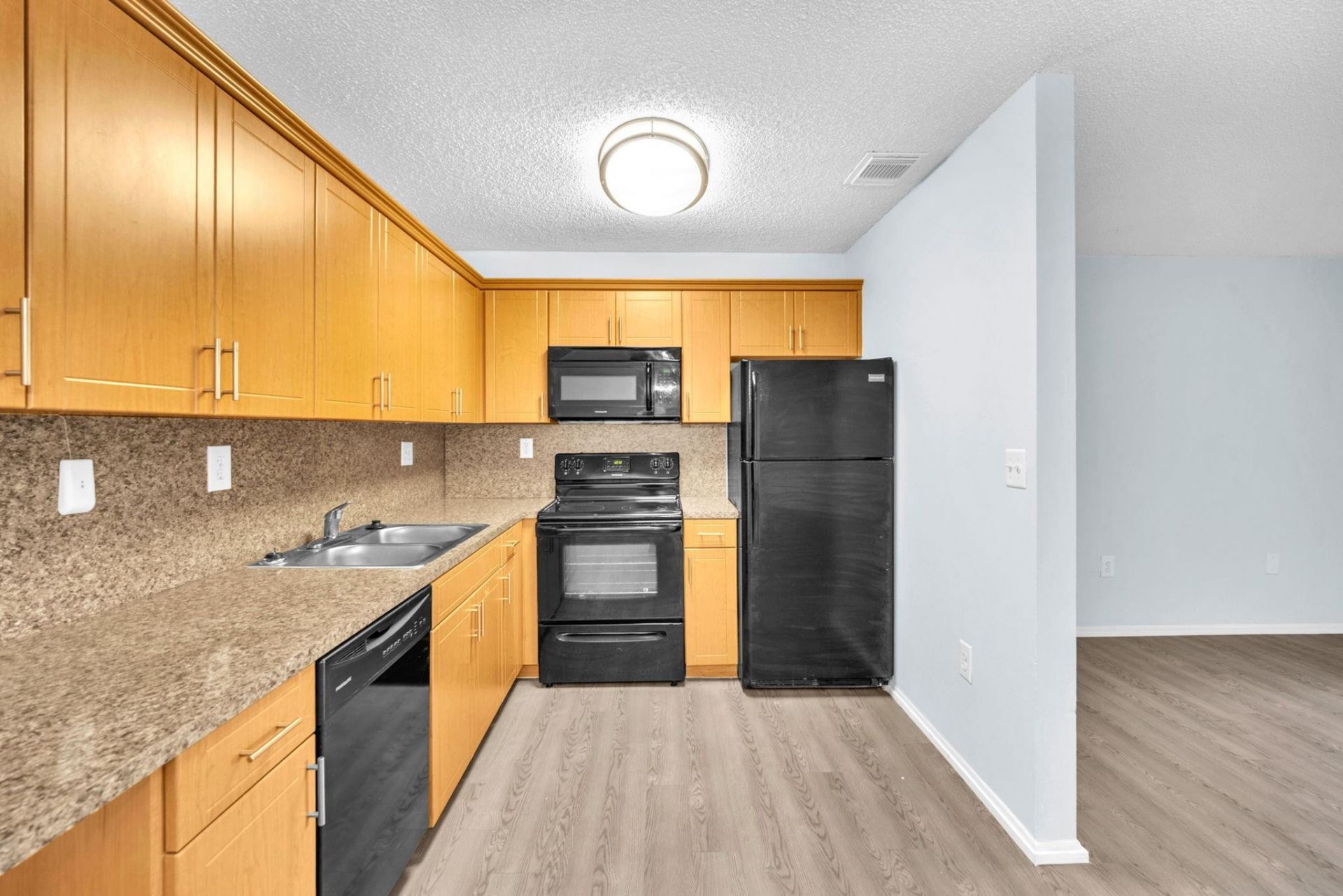 6881 NW 173rd Drive, Unit 1j, Hialeah, FL 33015 Photo