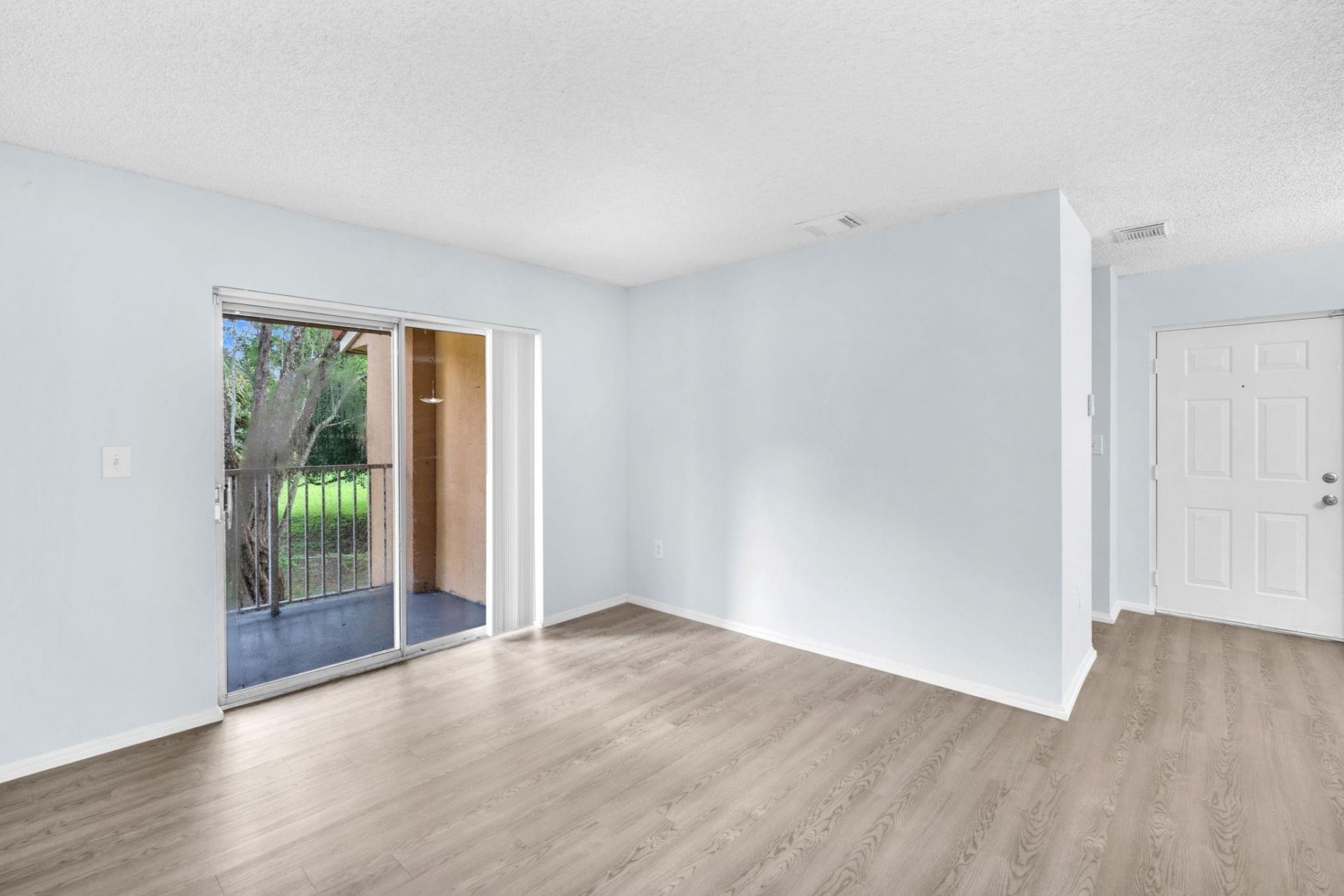 6881 NW 173rd Drive, Unit 1j, Hialeah, FL 33015 Photo