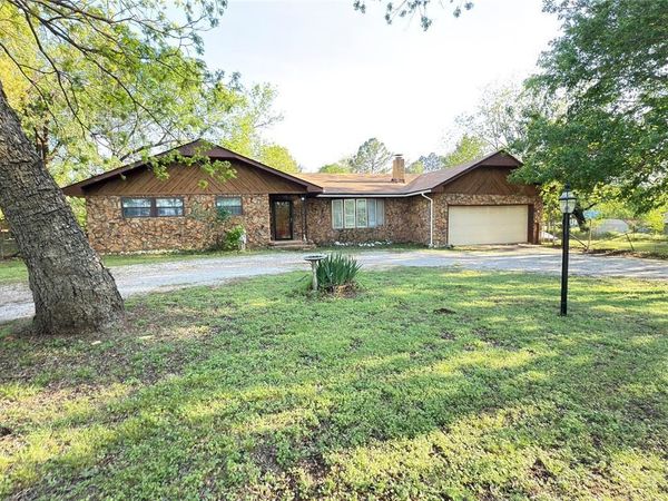 315 Noble Street, Maud, OK 74854