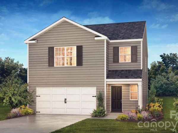 2082 10th Street SE, Hickory, NC 28602