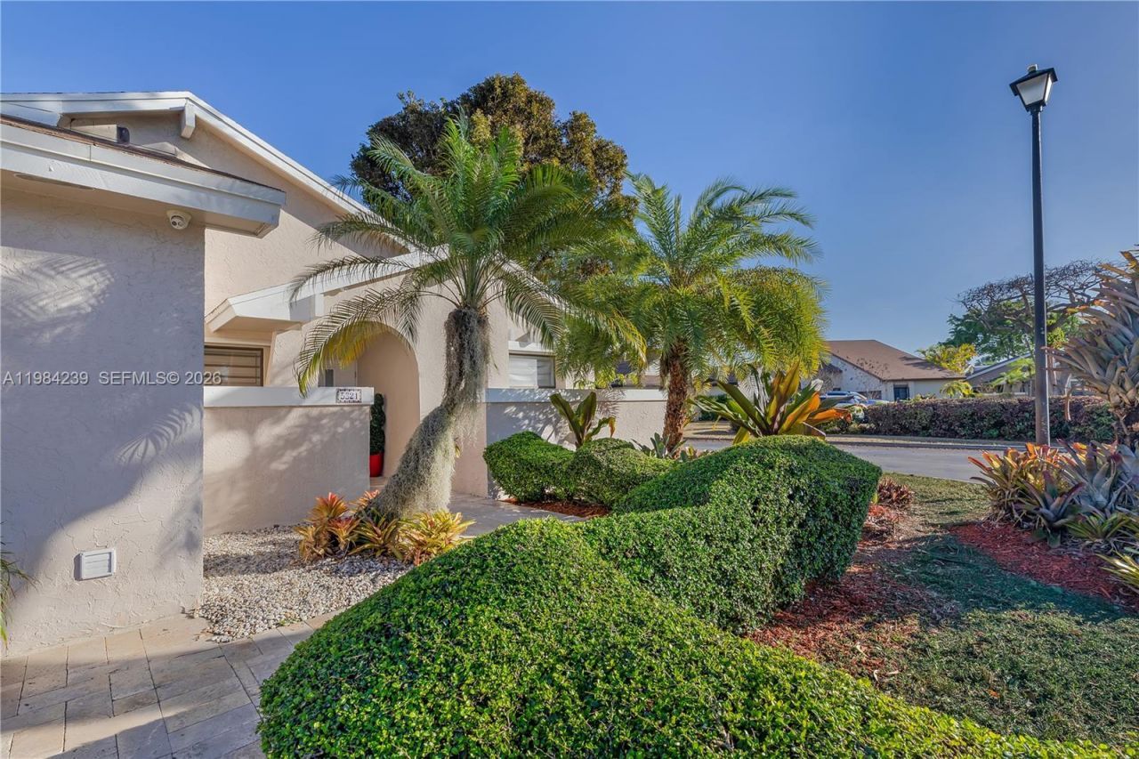 5321 SW 153rd Pl S , Miami, FL 33185 Photo