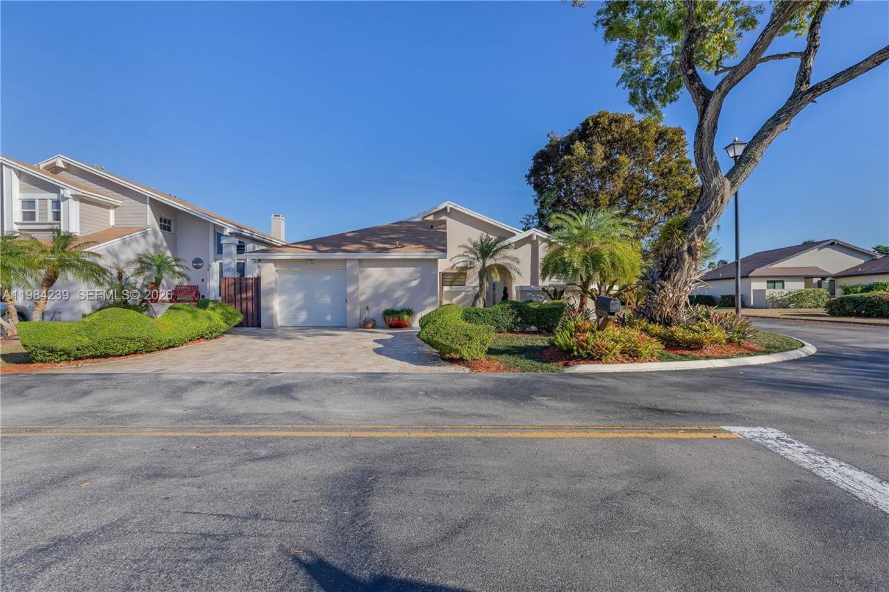 5321 SW 153rd Pl S , Miami, FL 33185 Photo