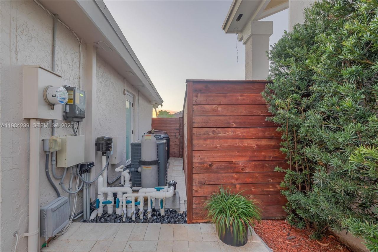 5321 SW 153rd Pl S , Miami, FL 33185 Photo