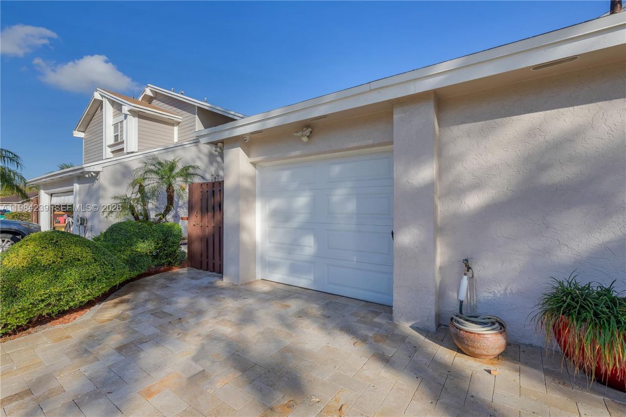 5321 SW 153rd Pl S , Miami, FL 33185 Photo